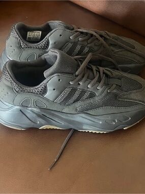 Yeezy Women's Chunky Sneaker in Dark Gray
